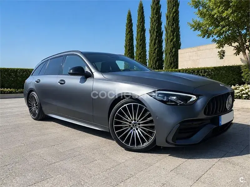 Usado Mercedes C220 200 CV (147 kW) 2023 Gris / plata Familiar