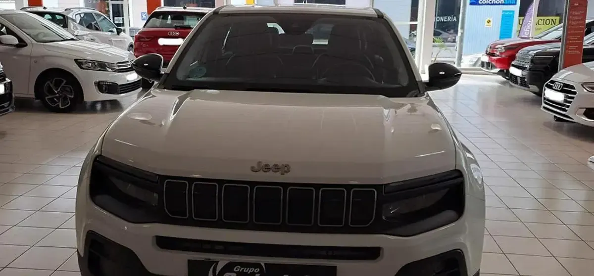 Usado Jeep Avenger Altitude 101 CV (74 kW) 2024 Blanco SUV
