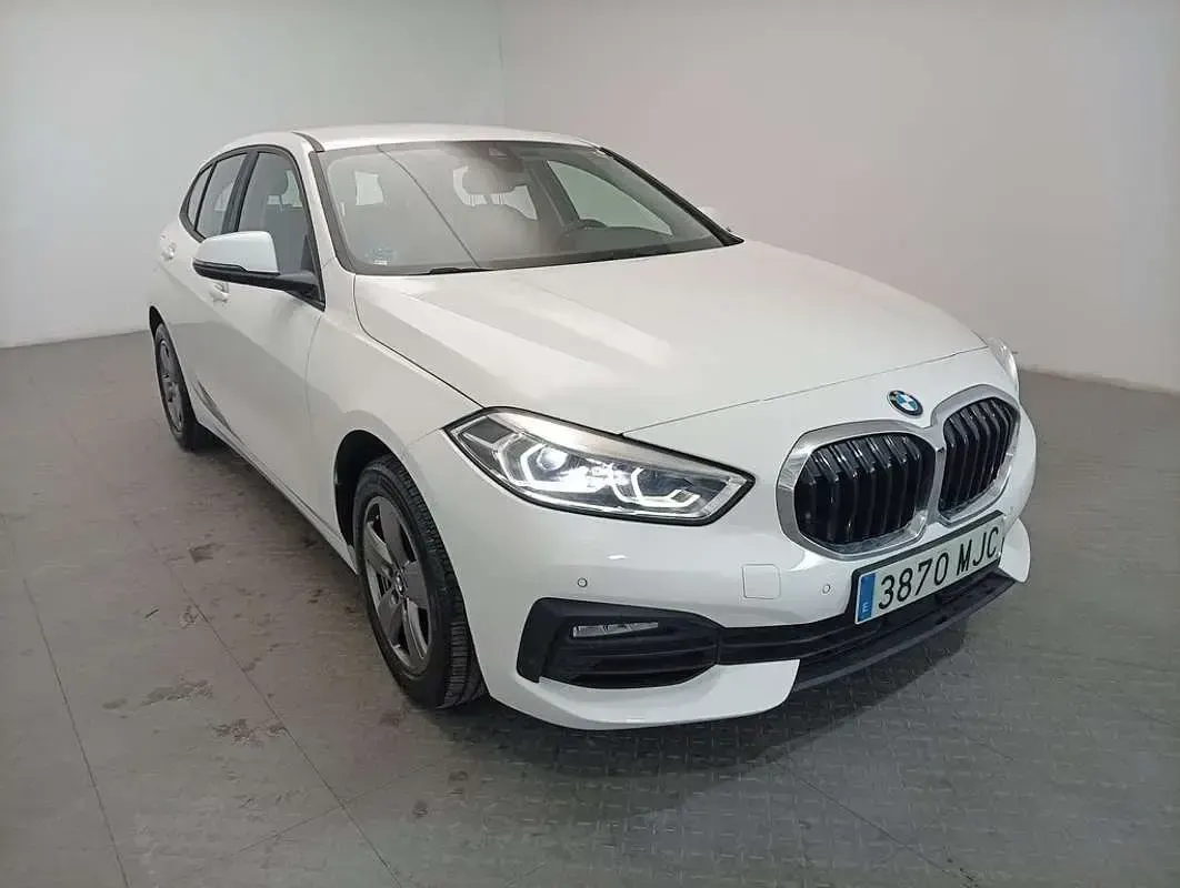Usado BMW 116 116 CV (85 kW) 2023 Blanco Utilitario