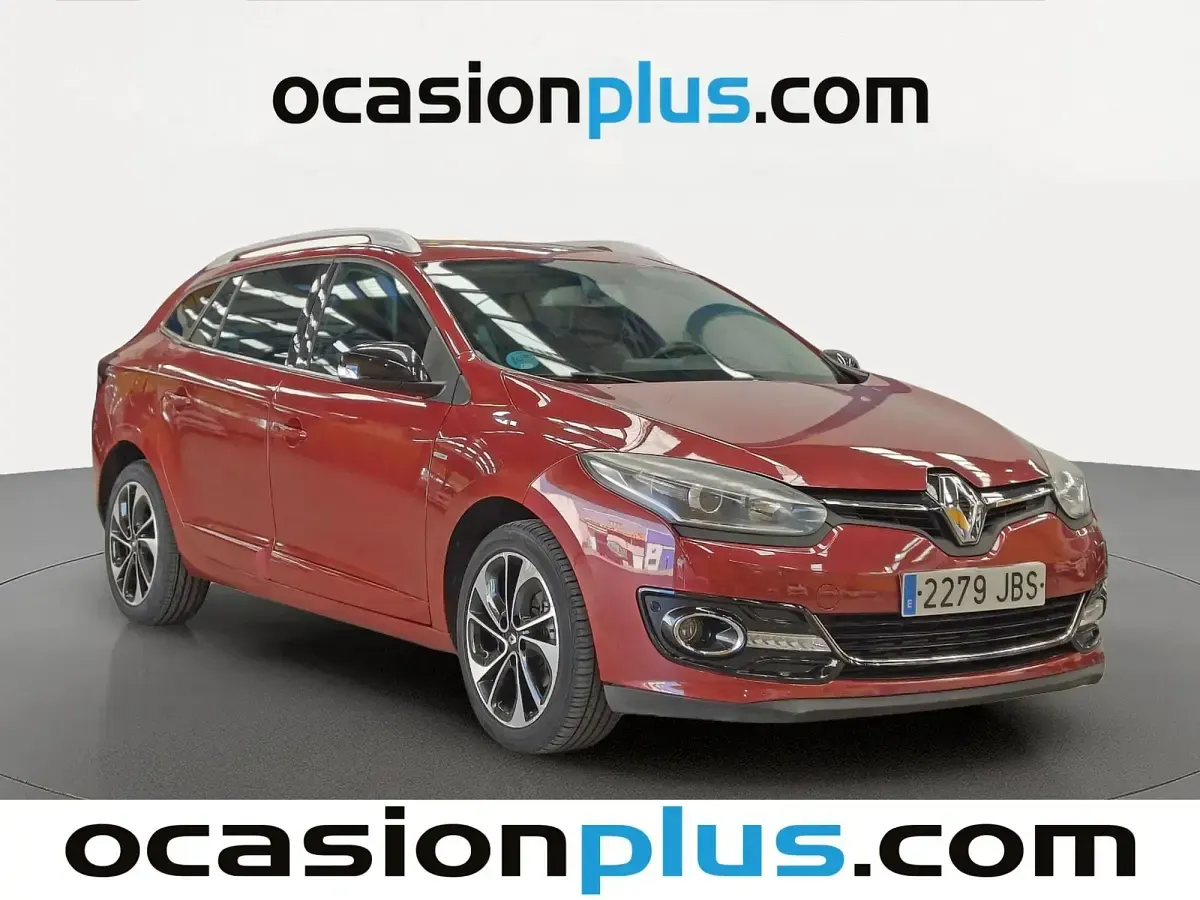 Usado Renault Mégane III Bose Edition 130 CV (95 kW) 2014 Rojo Familiar