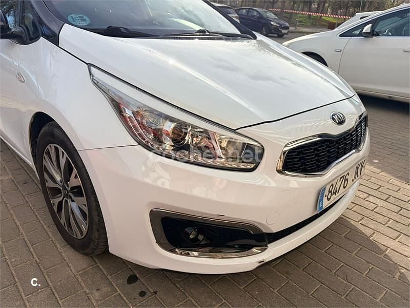 Usado Kia Ceed GT 136 CV (100 kW) 2015 Blanco Berlina