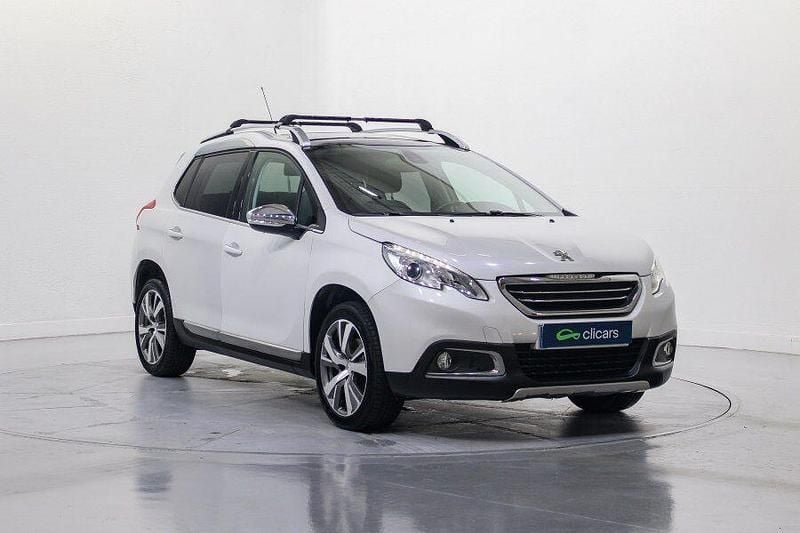 Usado Peugeot 2008 Allure 115 CV (84 kW) 2014 Blanco SUV