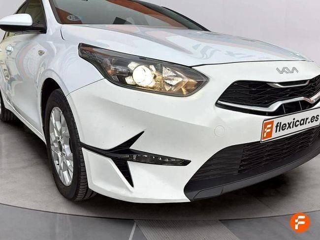 Usado Kia Ceed 136 CV (100 kW) 2023 Blanco Utilitario