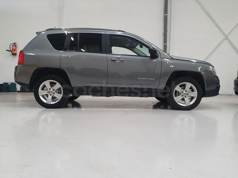 Usado Jeep Compass North 163 CV (119 kW) 2014 Gris / plata SUV