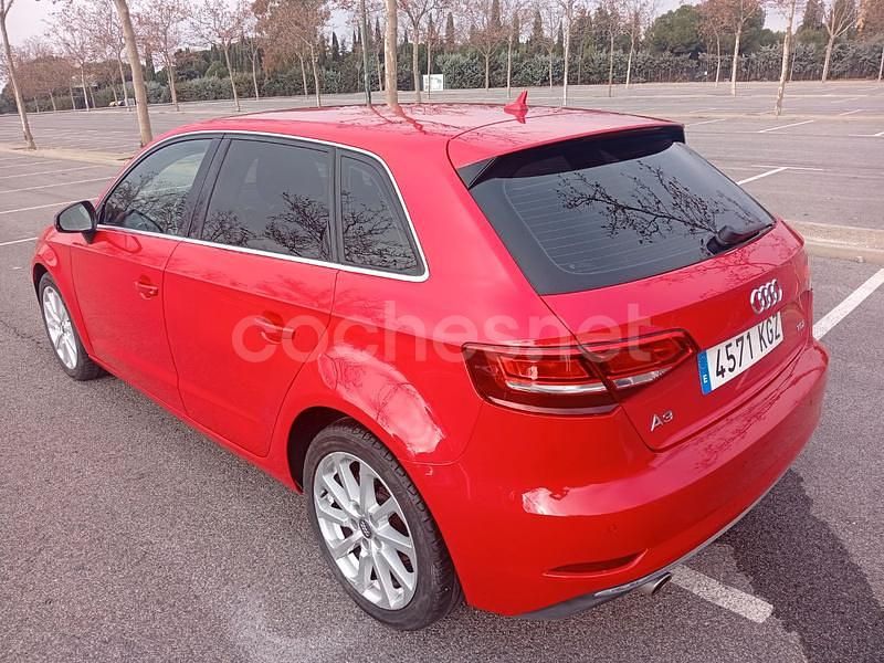 Usado Audi A3 116 CV (85 kW) 2017 Rojo Berlina