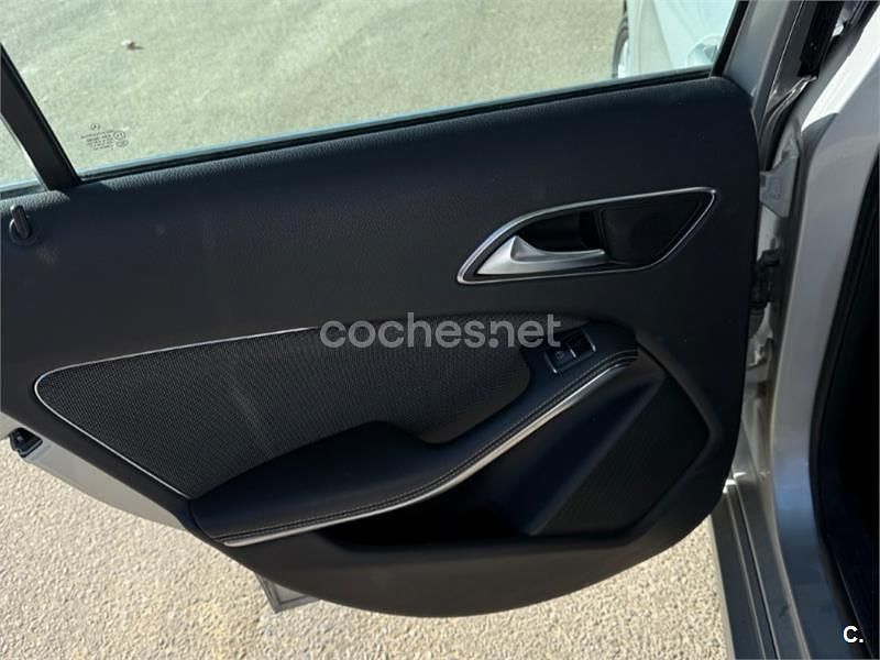 Gris / plata Usado 2013 Mercedes A180 Urban Berlina | 8000 € (Precio justo) - Imagen 1/4