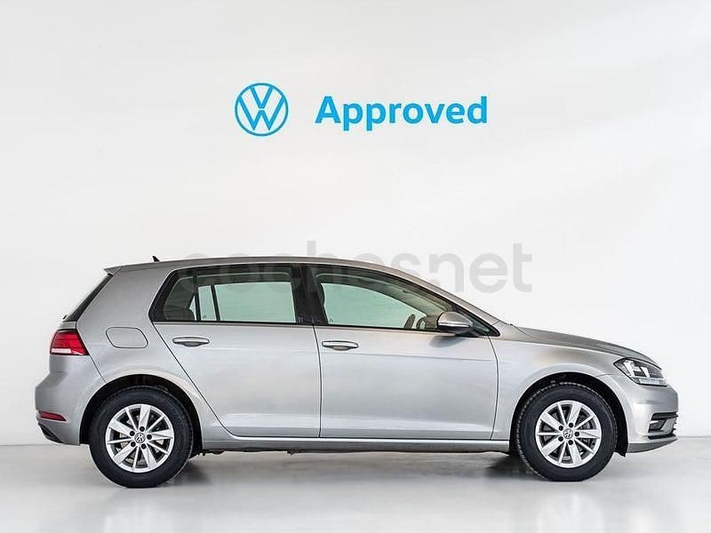 Usado VW Golf VII Business 115 CV (84 kW) 2019 Gris / plata Berlina