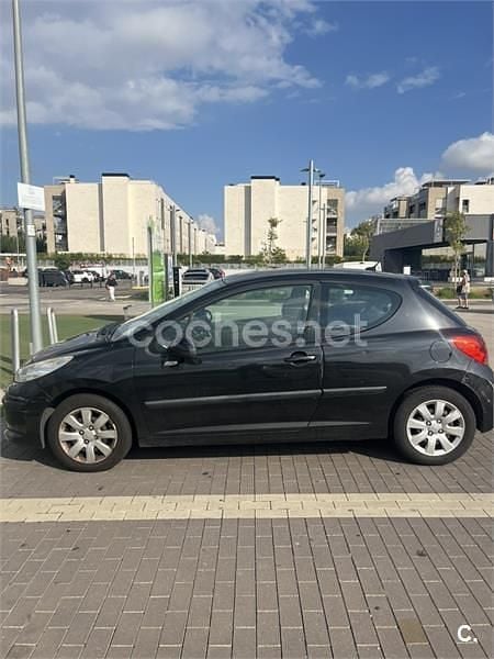 Negro Usado 2007 Peugeot 207 Berlina | 3650 € (Precio justo) - Imagen 1/4