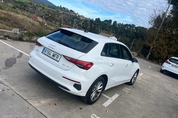 Usado Audi A3 116 HP (85 kW) 2023 Sedan