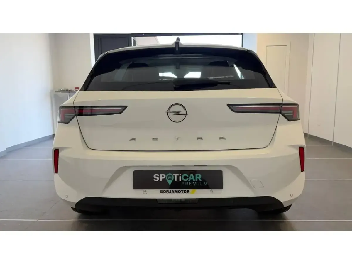 Usado Opel Astra Edition 110 CV (80 kW) 2023 Blanco Utilitario