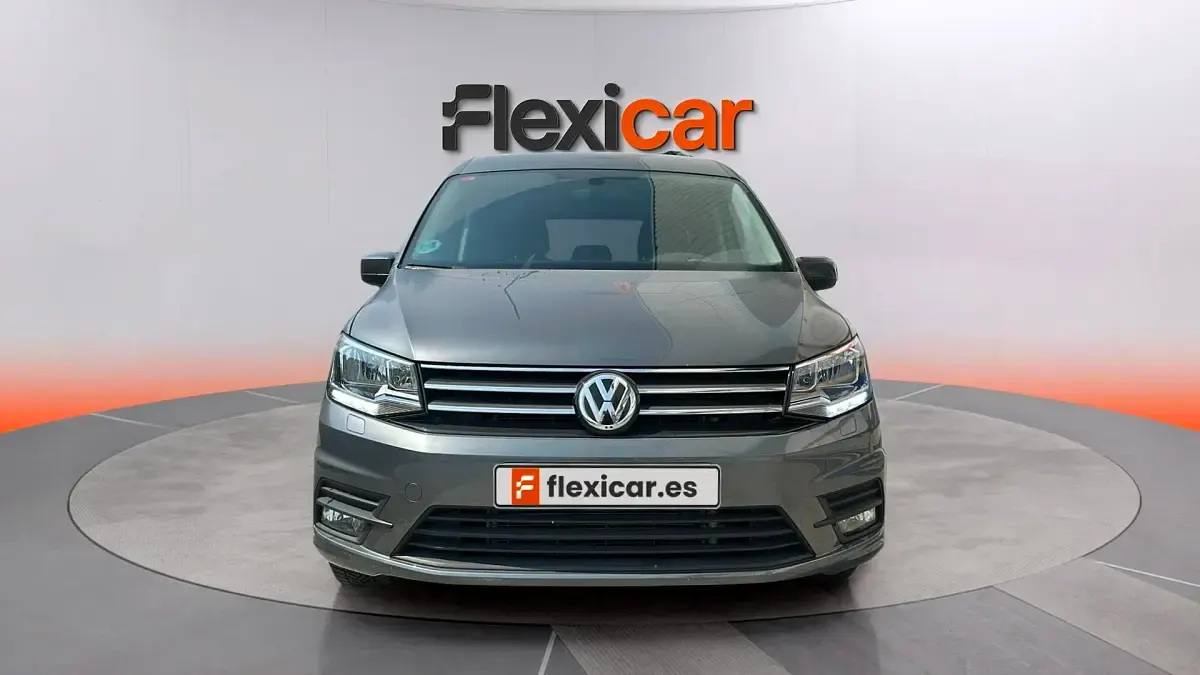 Usado VW Caddy Comfortline 150 CV (110 kW) 2019 Gris Monovolumen