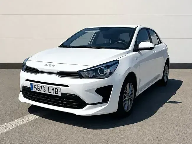Usado Kia Rio 100 CV (73 kW) 2022 Blanco Berlina