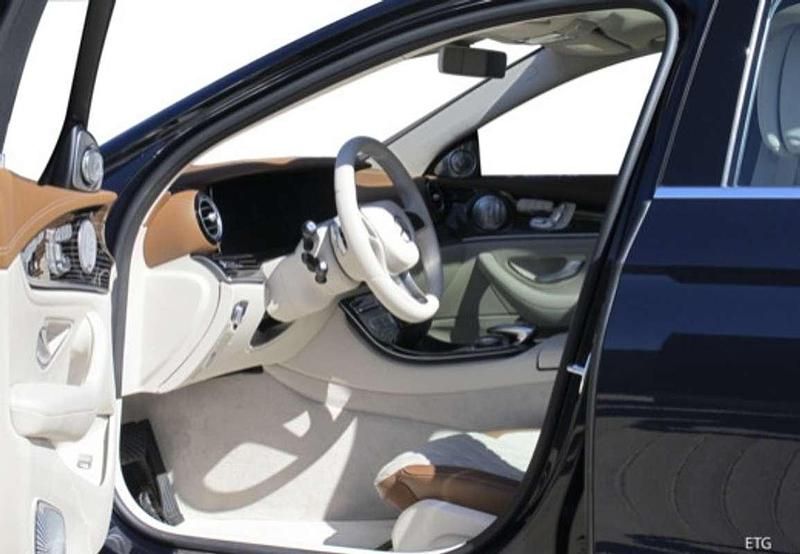 Usado Mercedes E220 194 CV (142 kW) 2019 Negro Berlina