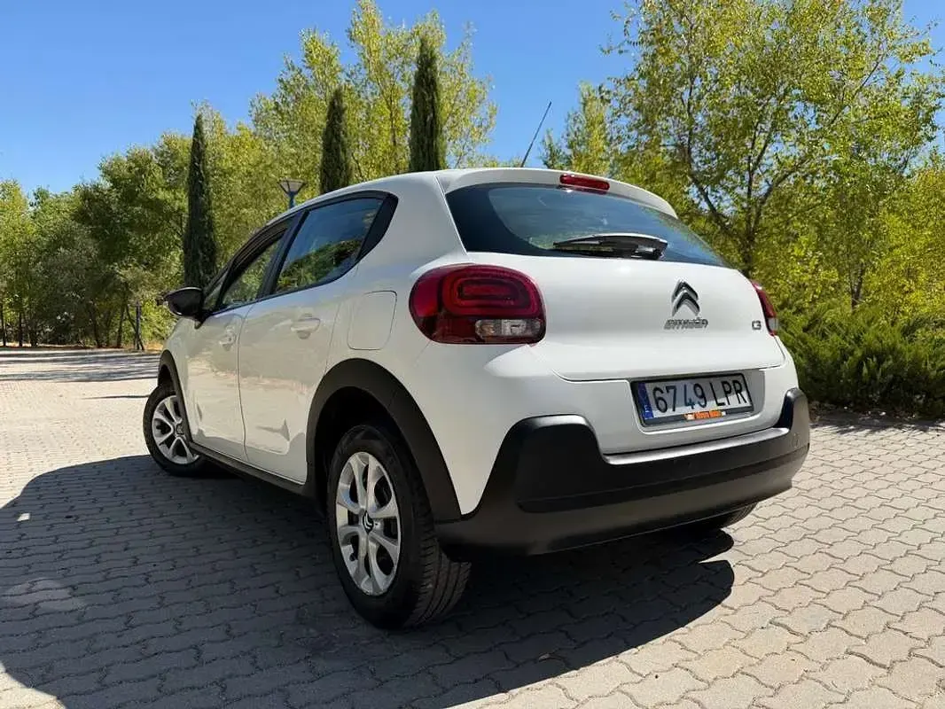 Usado Citroën C3 Live 102 CV (75 kW) 2021 Blanco Utilitario