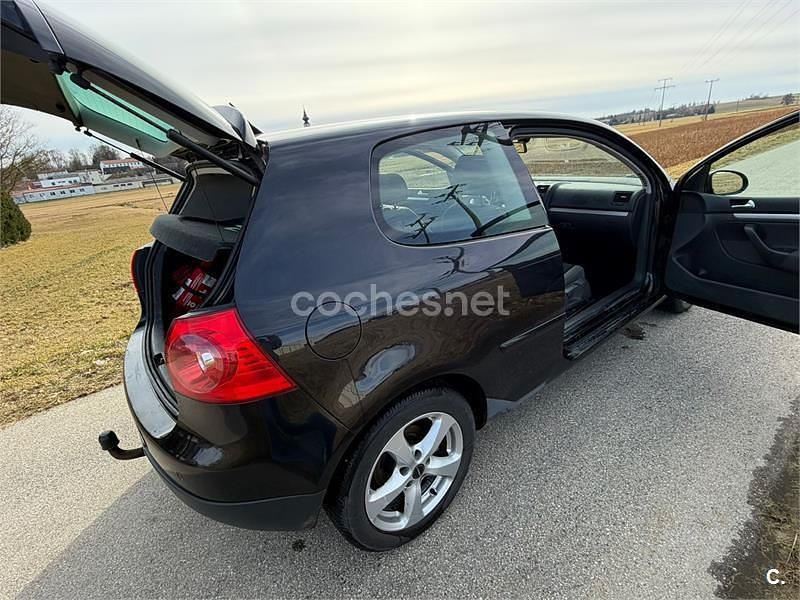 Usado VW Golf VI Highline 122 CV (89 kW) 2008 Negro Utilitario