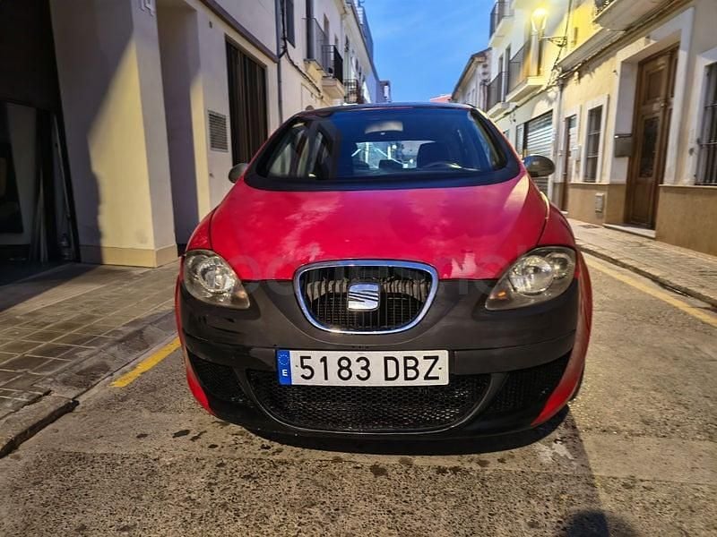 Usado Seat Altea Sport 105 CV (77 kW) 2006 Rojo Monovolumen