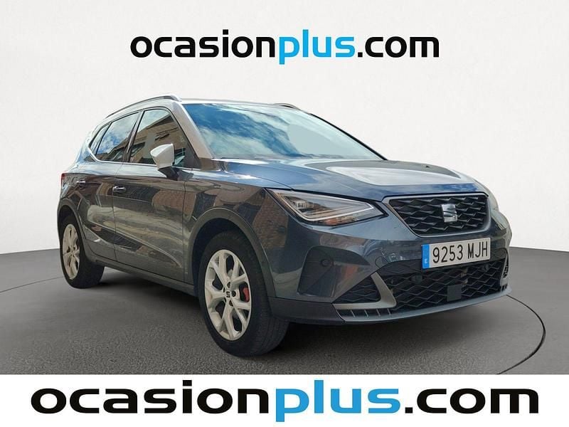 Usado Seat Arona FR 150 CV (110 kW) 2023 Gris SUV
