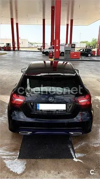 Usado Mercedes A180 122 CV (89 kW) 2018 Negro Berlina