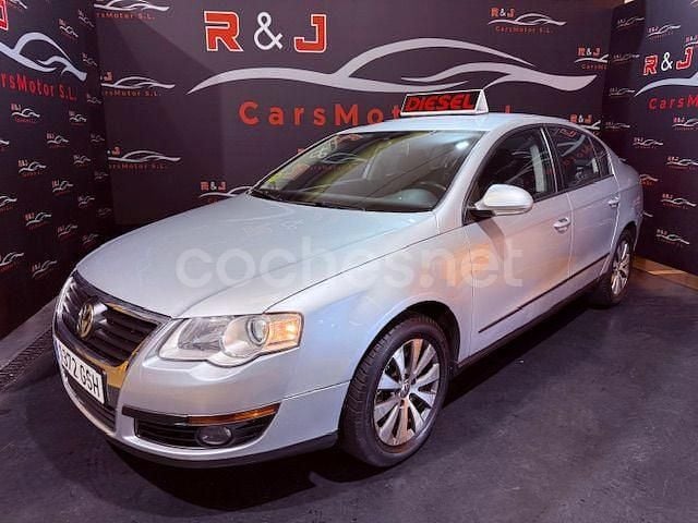 Gris / plata Usado 2010 VW Passat Edition Berlina | 8490 € (Precio justo) - Imagen 1/4