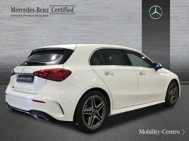 Usado Mercedes A180 AMG line 136 CV (100 kW) 2025 Blanco polar