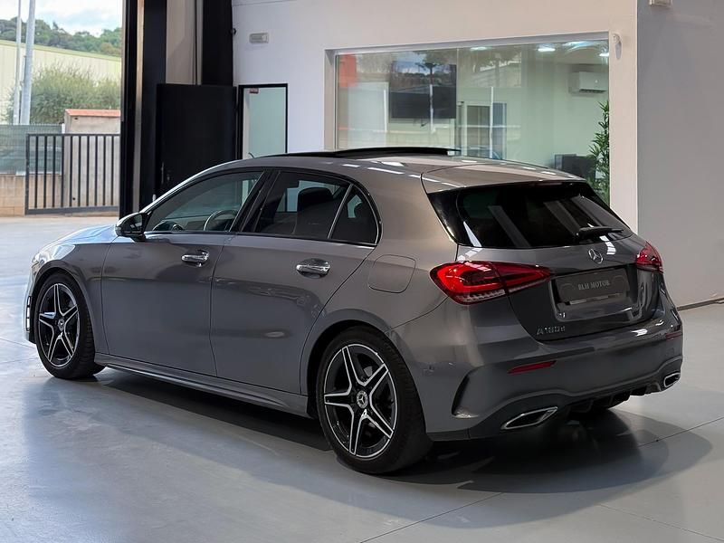 Usado Mercedes A180 AMG line 116 CV (85 kW) 2018 Gris Utilitario