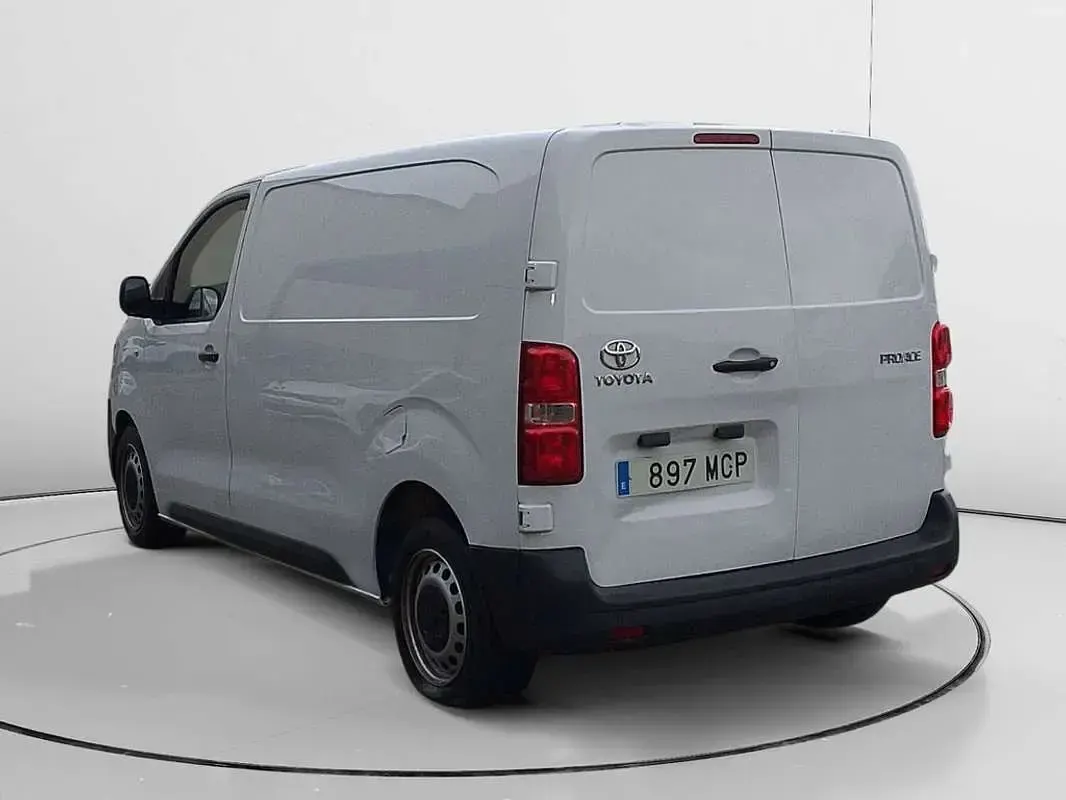 Usado Toyota Proace 103 CV (75 kW) 2022 Blanco Monovolumen