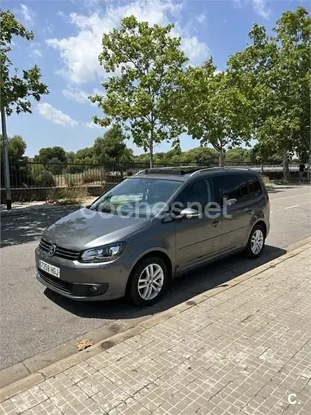 Usado VW Touran Advance 140 CV (102 kW) 2012 Gris / plata Monovolumen