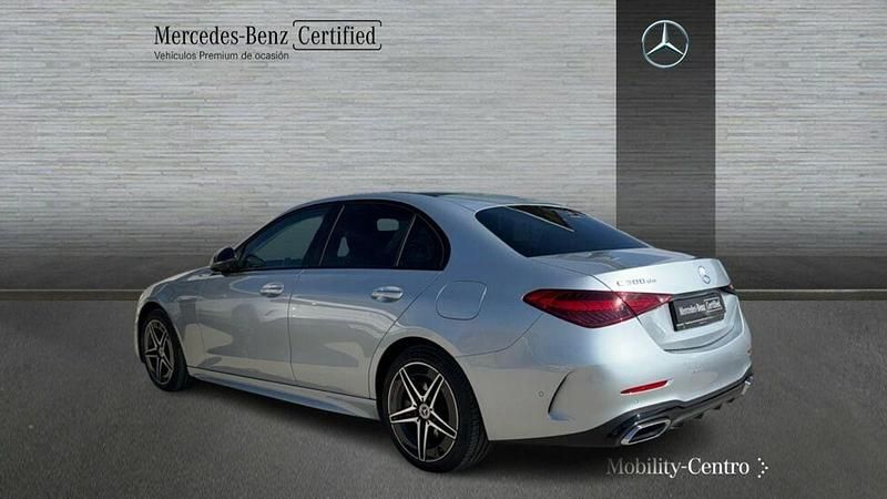 Usado Mercedes C300 312 CV (229 kW) 2024 Plata hightech Berlina