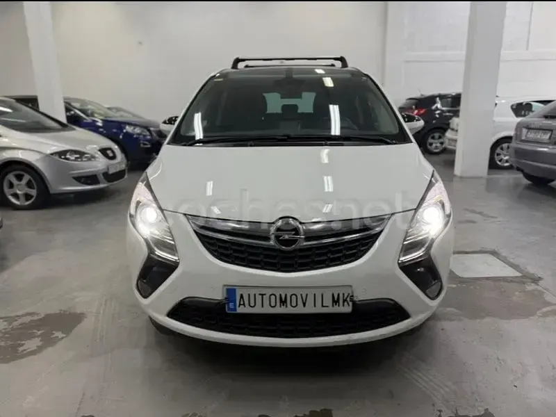 Usado Opel Zafira Tourer Excellence 140 CV (102 kW) 2016 Blanco Monovolumen