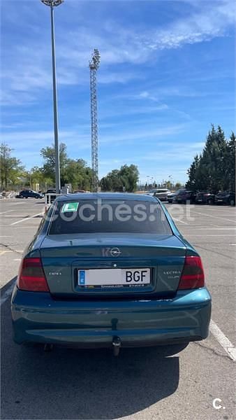 Usado Opel Vectra 100 CV (73 kW) 2001 Azul Berlina