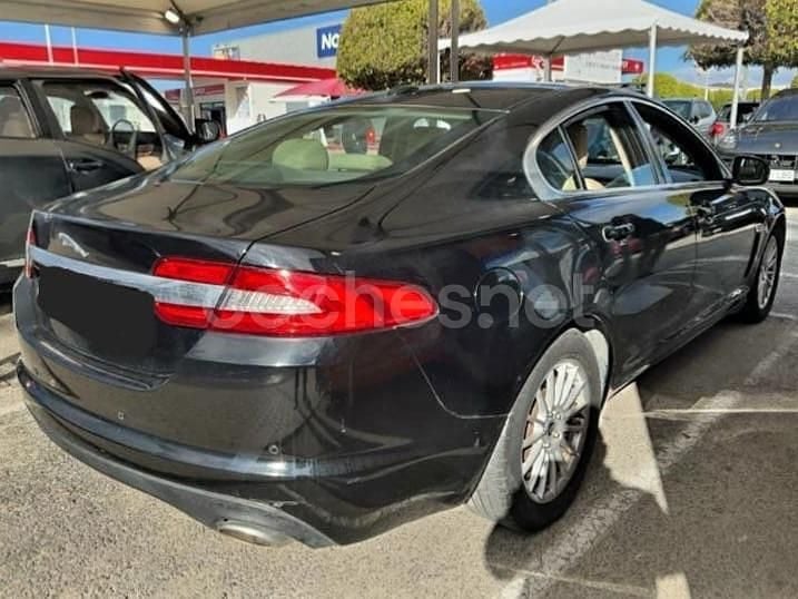 Usado Jaguar XF Classic 190 CV (139 kW) 2012 Negro Berlina