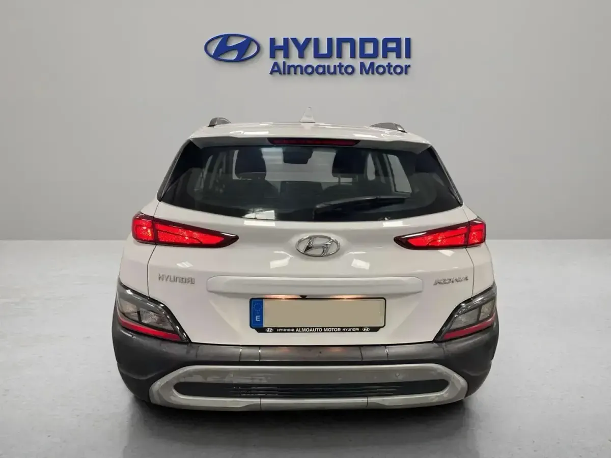 Usado Hyundai Kona 120 CV (88 kW) 2022 Blanco SUV