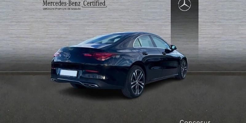 Usado Mercedes CLA200 150 CV (110 kW) 2024 Negro Berlina