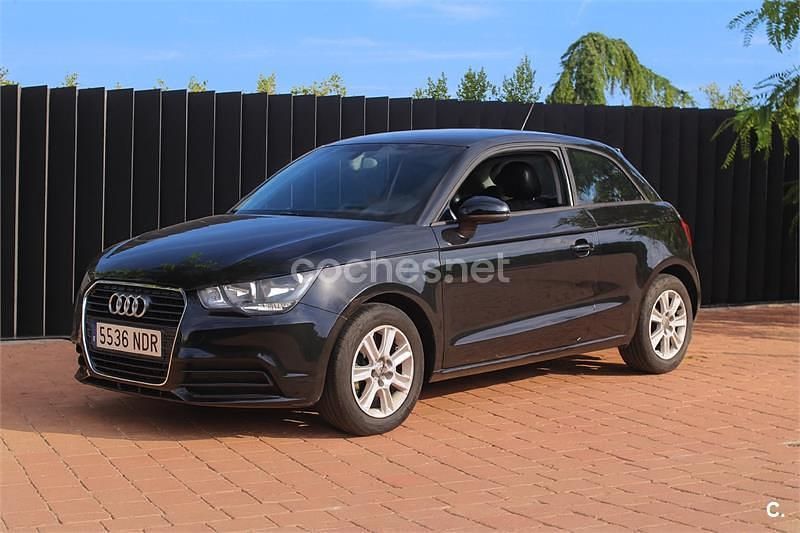 Negro Usado 2012 Audi A1 Ambition Utilitario | 7999 € (Buen precio) - Imagen 1/4