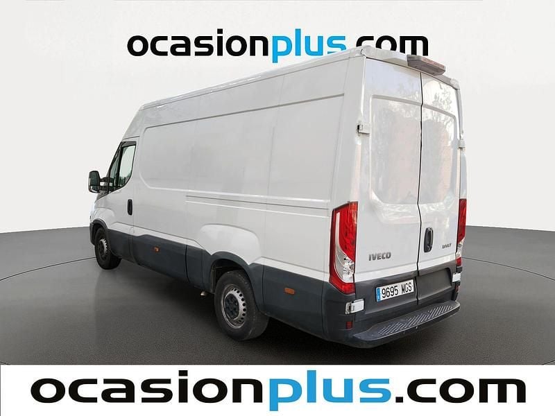 Usado Iveco Daily 156 CV (114 kW) 2023 Blanco Familiar