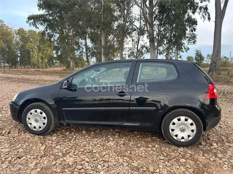 Usado VW Golf IV Highline 105 CV (77 kW) 2005 Negro Berlina