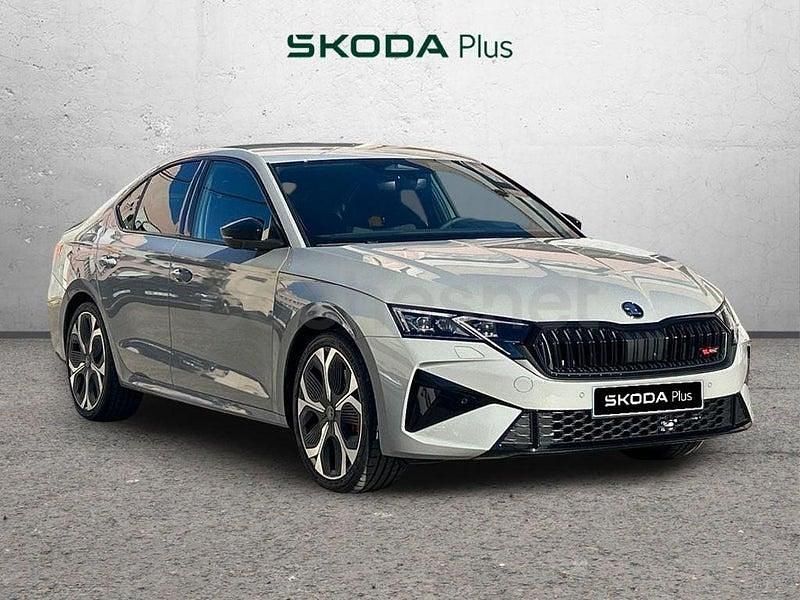 Nuevo Skoda Octavia RS 265 CV (194 kW) 2025 Gris / plata Berlina