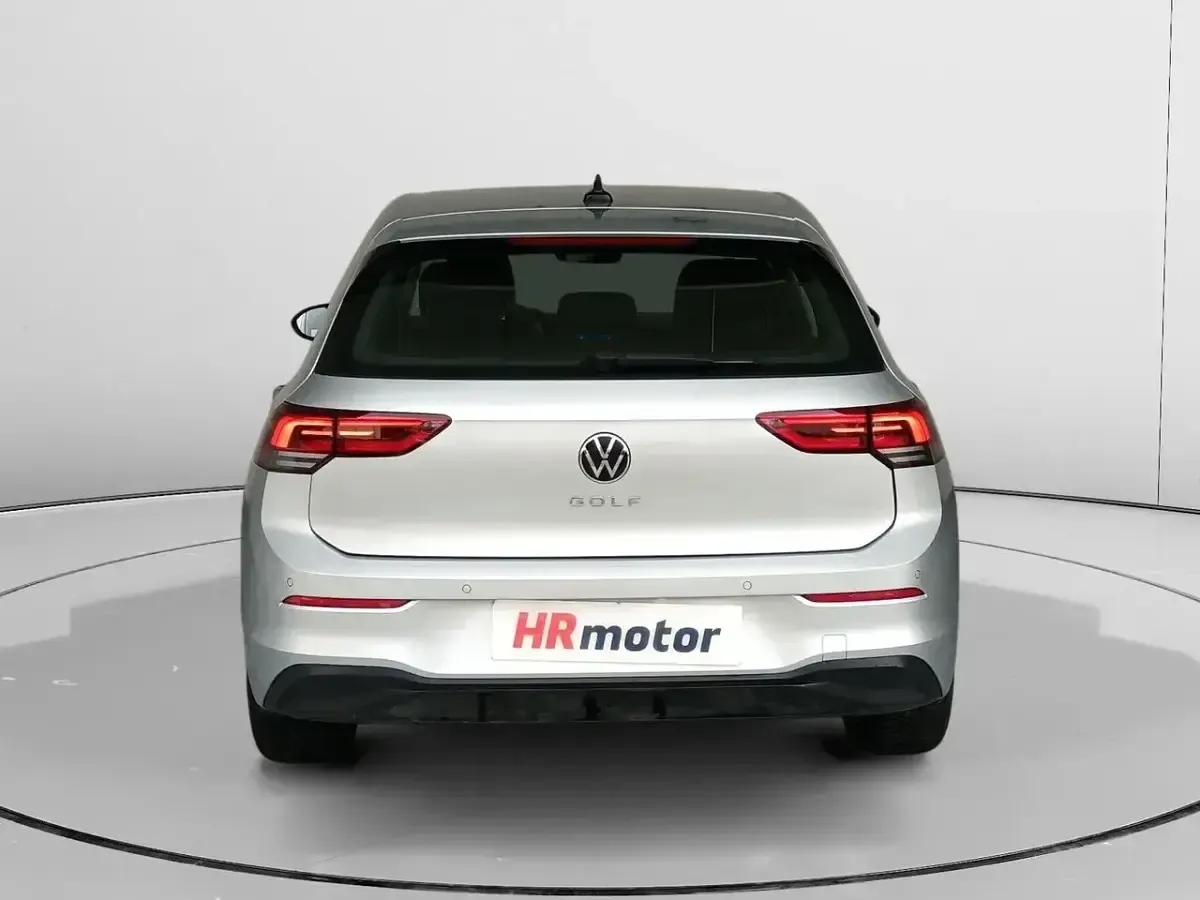 Usado VW Golf VIII Life 110 CV (80 kW) 2024 Gris Berlina