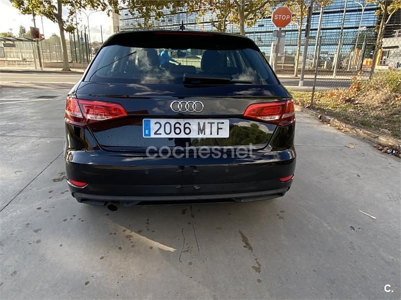 Usado Audi A3 115 CV (84 kW) 2017 Negro Berlina