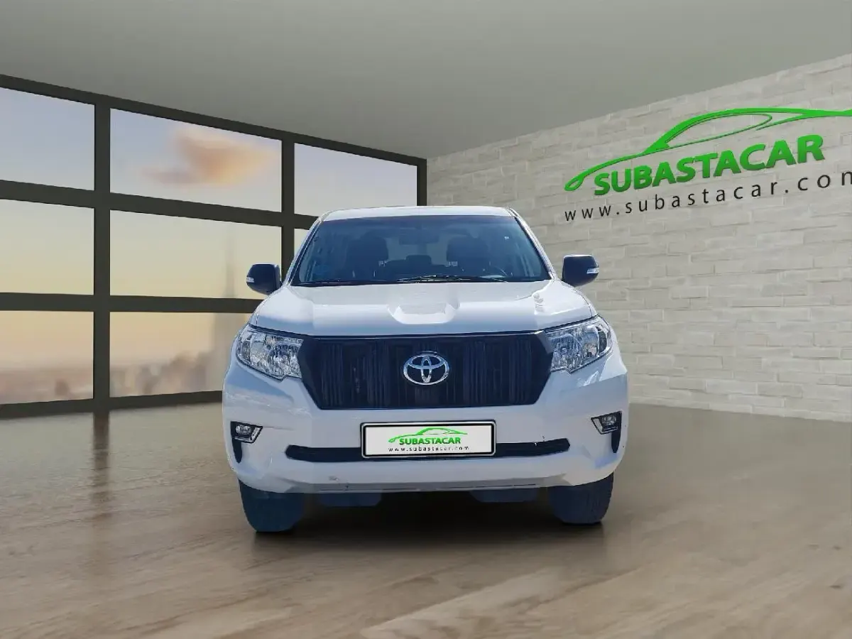 Usado Toyota Land Cruiser 176 CV (129 kW) 2021 Blanco SUV