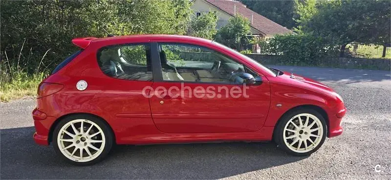 Usado Peugeot 206 RC 180 CV (132 kW) 2004 Rojo Berlina