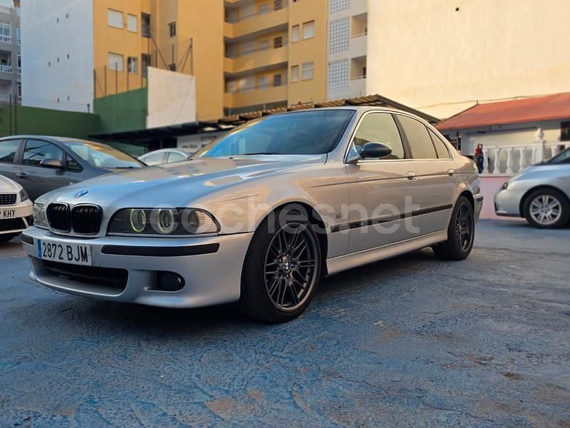 Gris / plata Usado 2002 BMW 520 Exclusive Berlina | 3900 € - Imagen 1/4