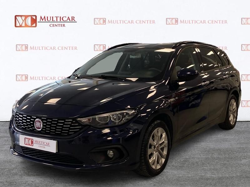 Usado Fiat Tipo Lounge 120 CV (88 kW) 2019 Azul Familiar