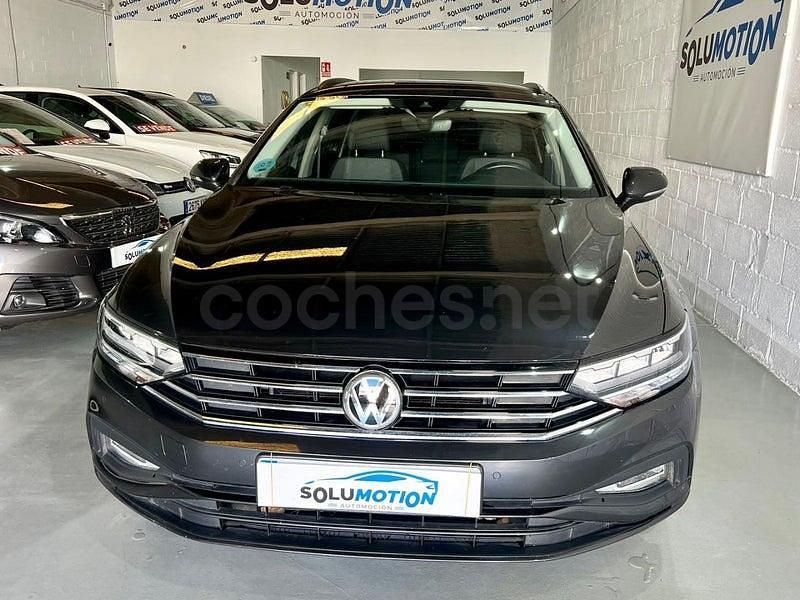Usado VW Passat 120 CV (88 kW) 2020 Negro Familiar