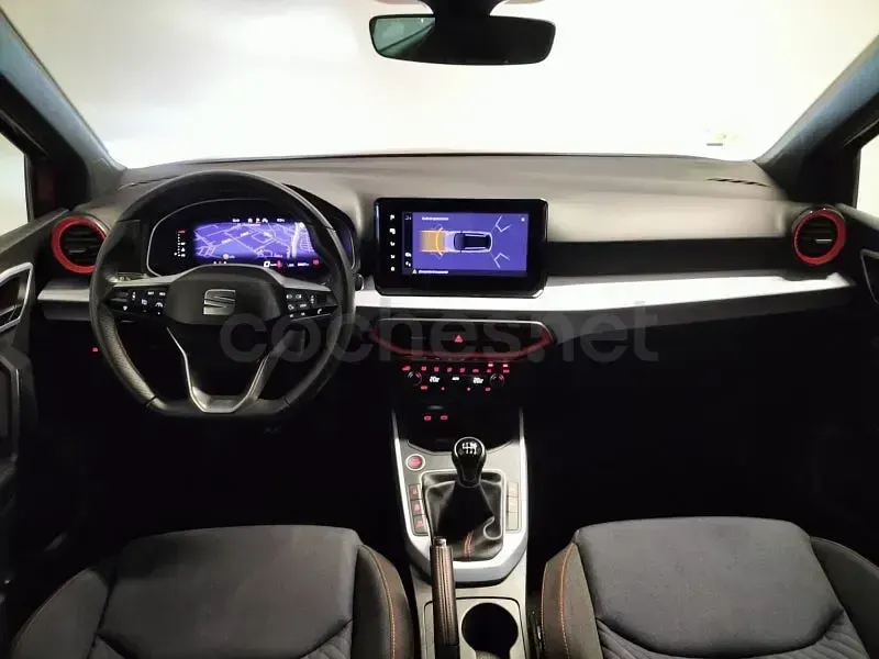 Usado Seat Arona FR 115 CV (84 kW) 2025 Blanco SUV