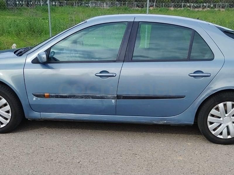 Usado Renault Laguna II Expression 120 CV (88 kW) 2004 Gris / plata Berlina