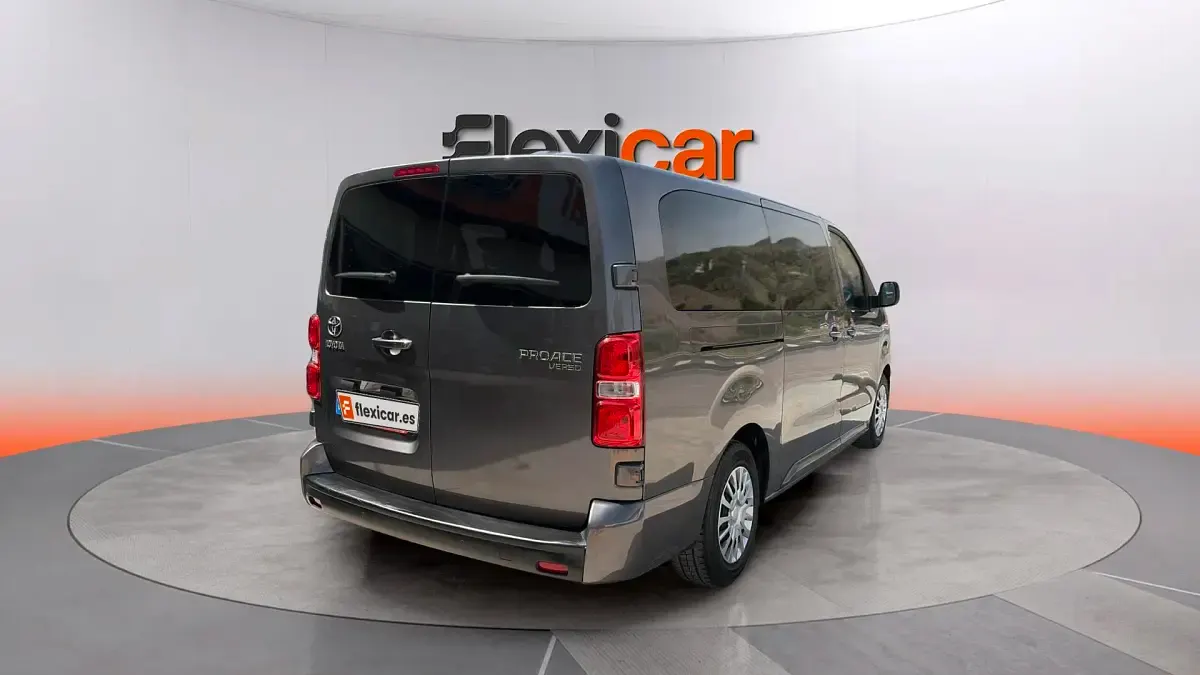 Usado Toyota Proace Verso Active 131 CV (96 kW) 2023 Gris Familiar