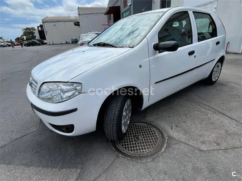 Usado Fiat Punto Classica 60 CV (44 kW) 2007 Blanco Utilitario