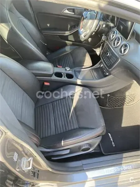Usado Mercedes CLA220 Shooting Brake AMG line 177 CV (130 kW) 2015 Gris / plata Familiar