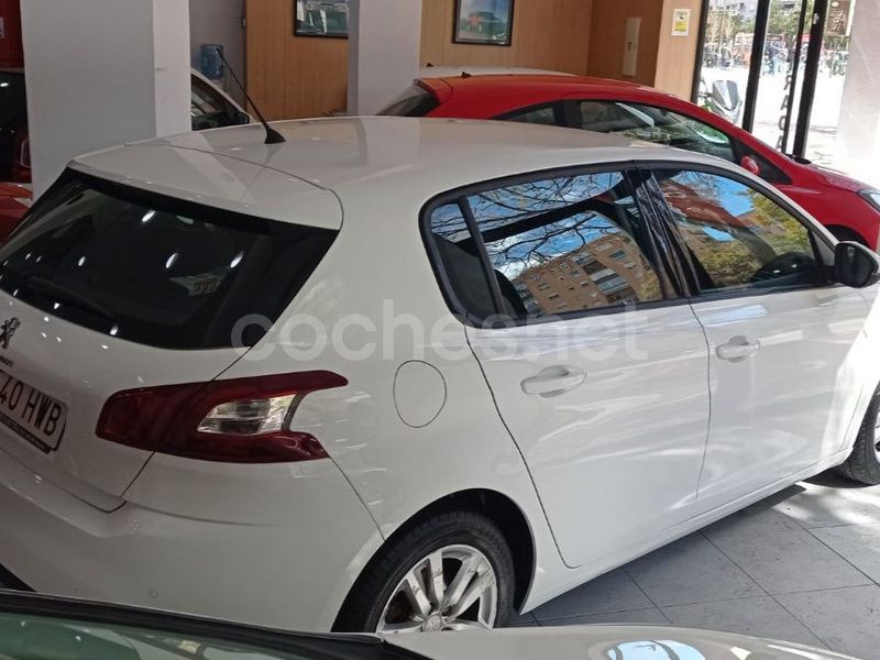 Usado Peugeot 308 Access 110 CV (80 kW) 2014 Blanco Berlina